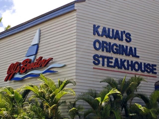 JJ's Broiler in Kauai - Enjoy ocean view dining on Kalapaki Bay