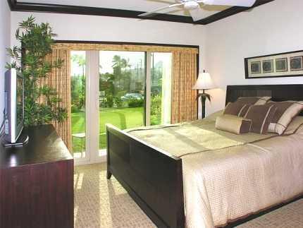Tropical Kauai 2 Bedroom Vacation Rental in Waipouli Kauai - Master Bedroom with King Size  Bed
