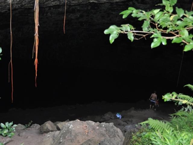 Wet And Dry Caves,  Kauai Attractions - Waikapalae Cave 